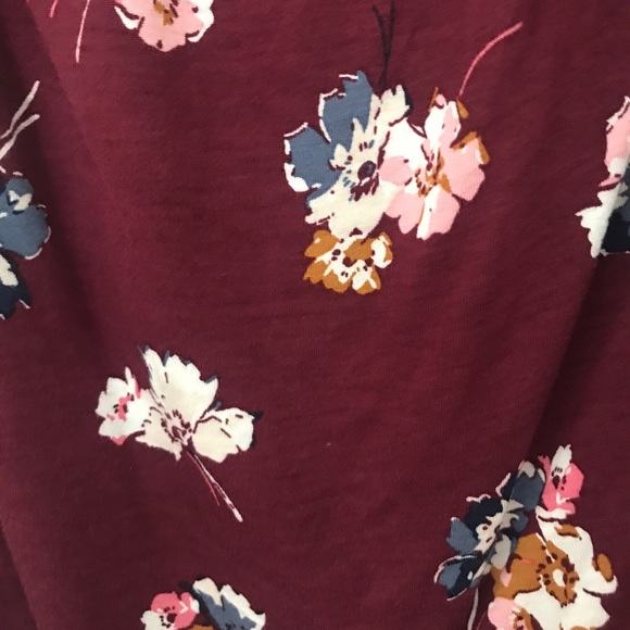 Off the Shoulder Floral - Picture 2 of 3